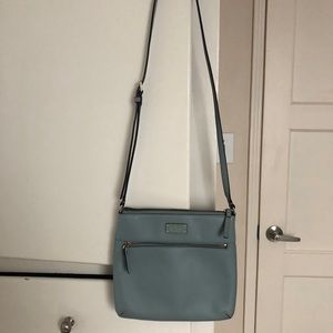 Kate spade shoulder bag, with zip closure.